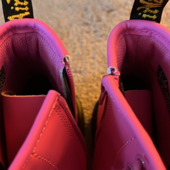 Girls Pick Dr  Martens Size 4 - Picture 3 of 4